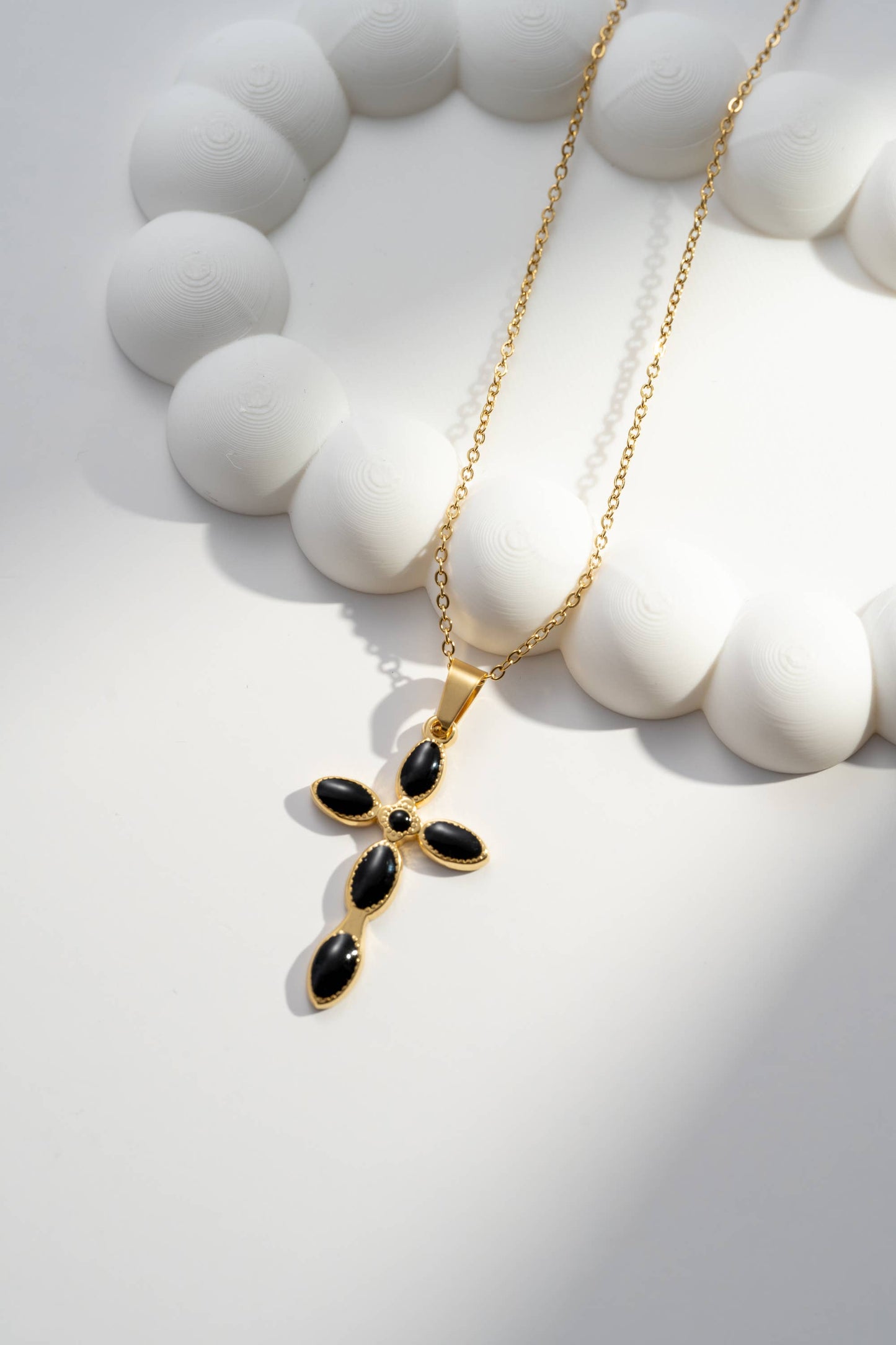 Collier croix en acier PETRU